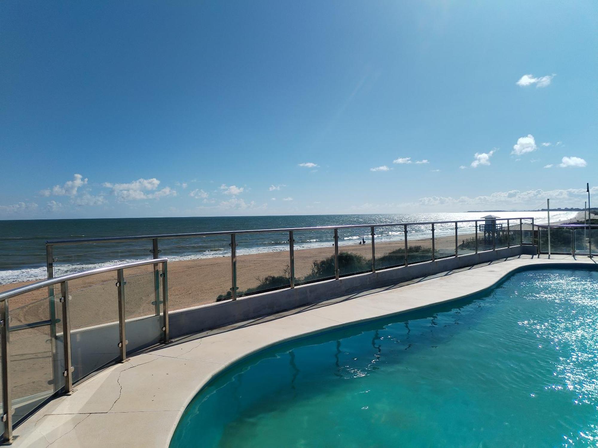 Islantilla-Apartamento Con Piscina Y Garaje En Primera Linea De Playa Isla Cristina Exterior photo